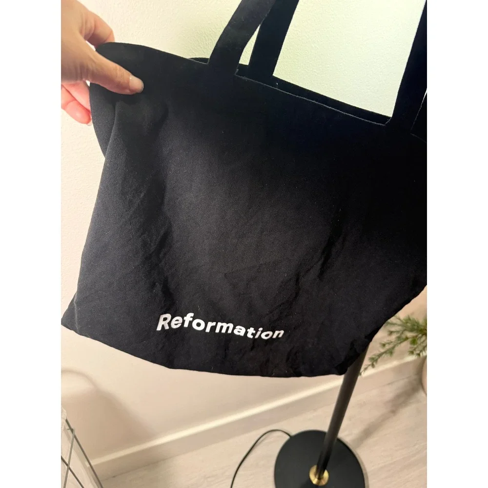 Reformation promo tote black canvas basic shopping bag cotton chic minimalist md